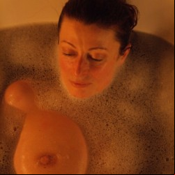 Sexy Anna In The Bath